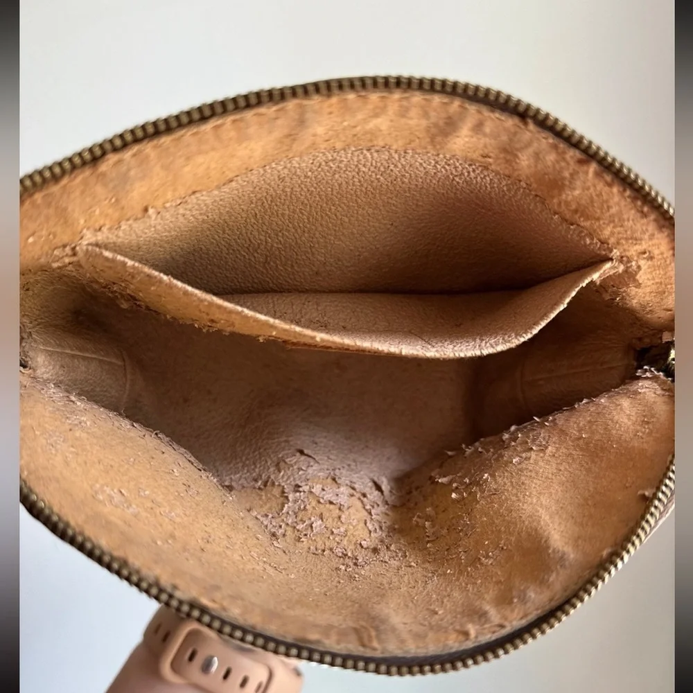 Louis Vuitton Cosmetic Pouch - Picture 9 of 9